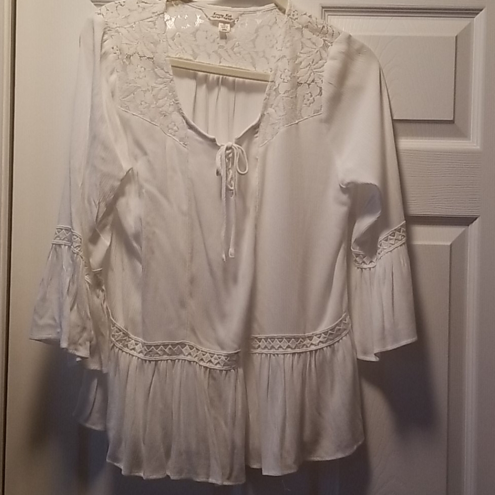 Size Med- Ladies white lace accent blouse